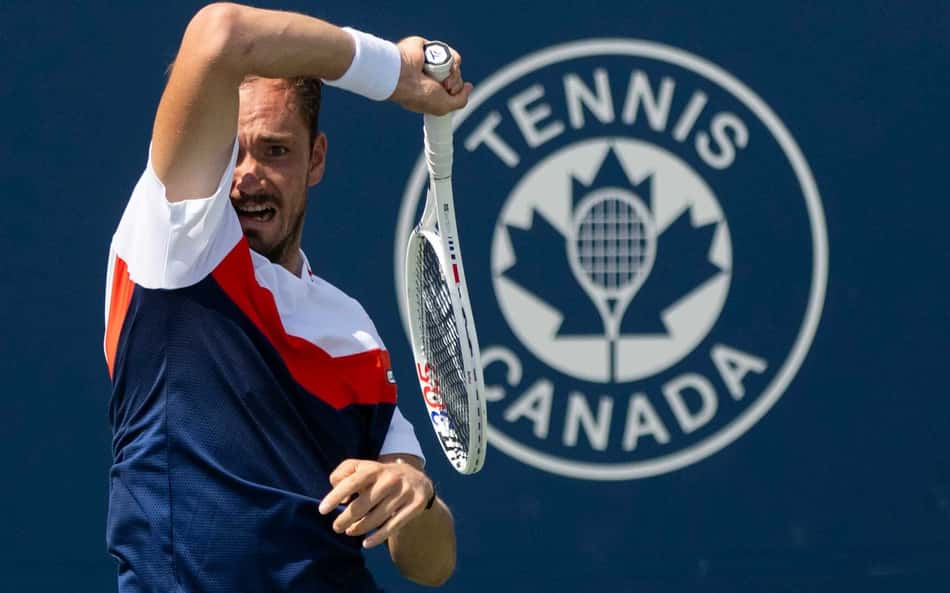 Medvedev controla Musetti e encara Minaur por semi no Canadá