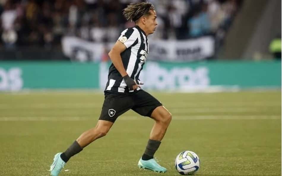 Agora é contigo, Segovinha! Atacante ganha nova responsabilidade ao assumir camisa 10 do Botafogo