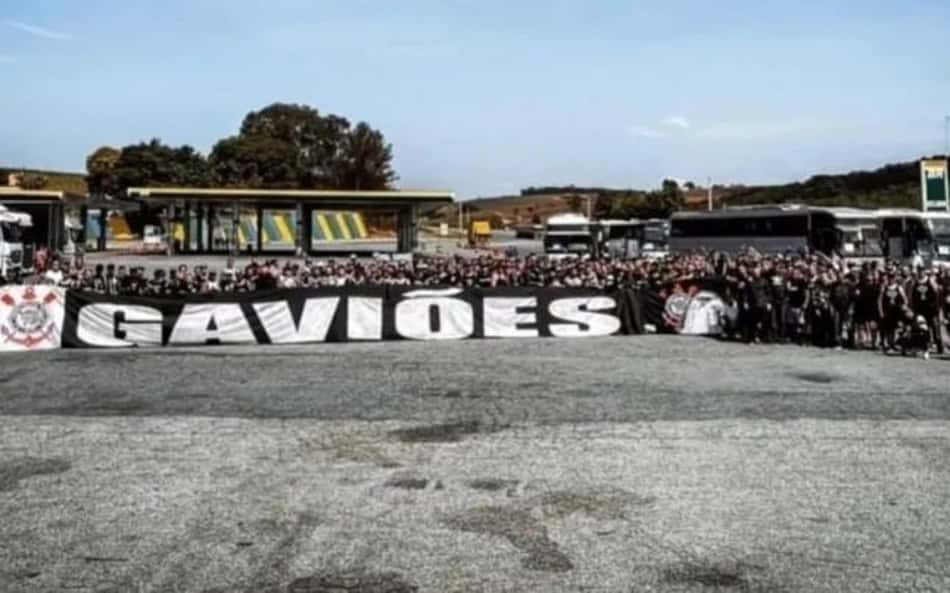 torcedores-corinthians-aspect-ratio-512-320