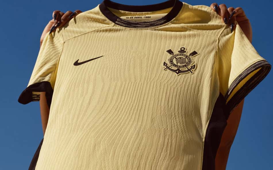 Saiba quanto custa a nova terceira camisa do Corinthians