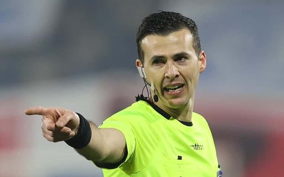 Árbitro da volta da semifinal da Libertadores já marcou pênalti polêmico para o Palmeiras