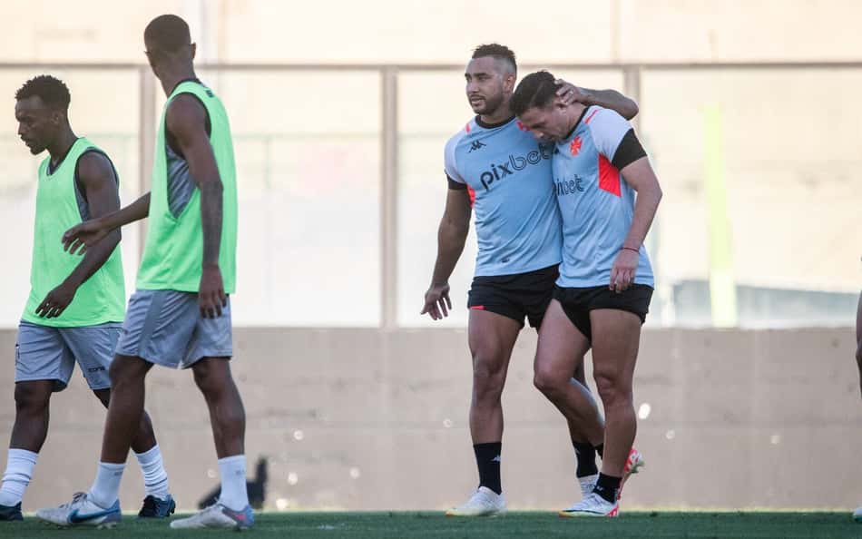 Sebastian e Figueiredo marcam duas vezes, e Vasco goleia o São Cristovão em jogo-treino