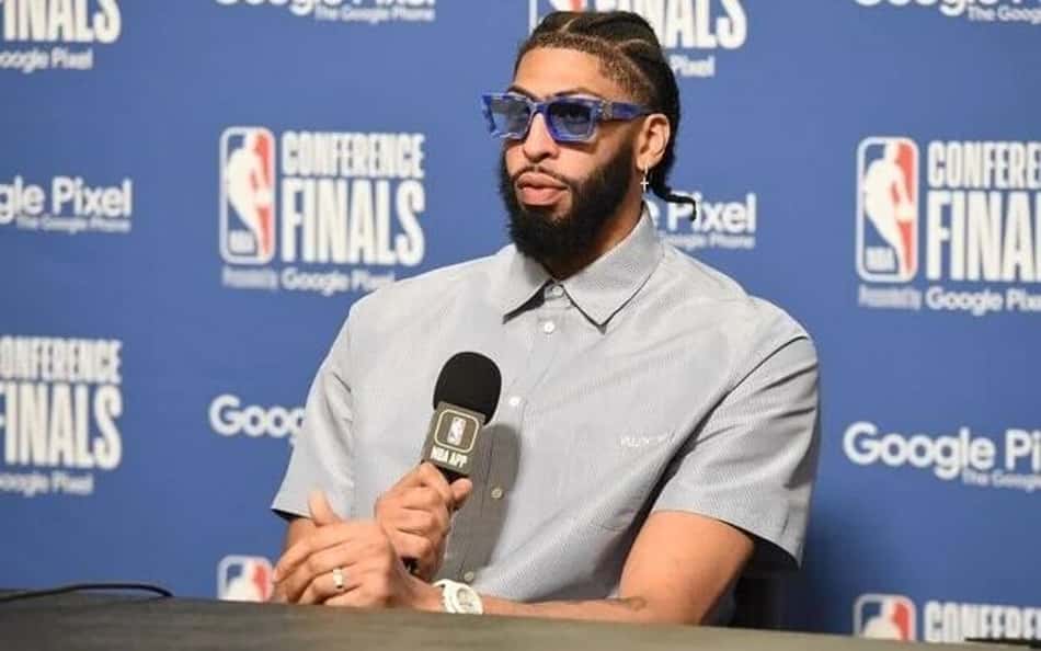 Anthony-Davis-aspect-ratio-512-320