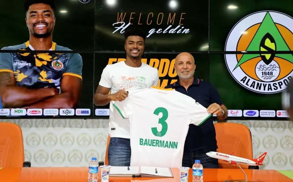 Ex-Santos, Eduardo Bauermann rescinde com time da Turquia