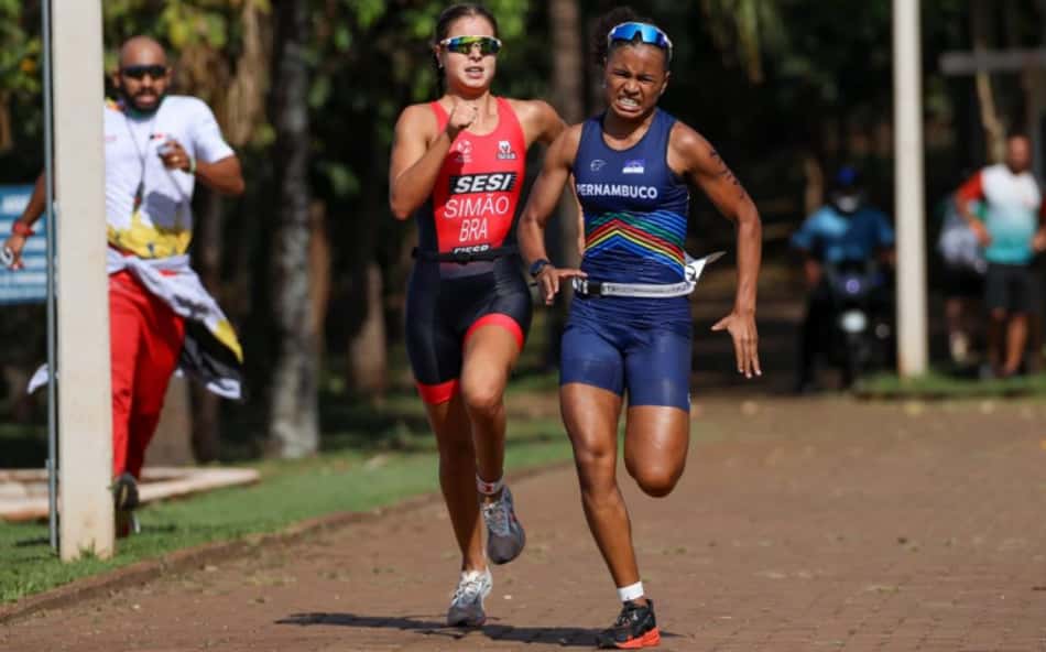 Medalhista nos Jogos da Juventude por São Paulo, jovem de 16 anos projeta futuro no triatlo