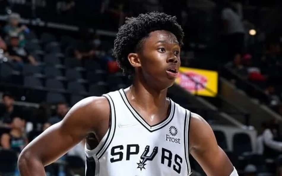 Clippers acerta contrato com jogador suspenso pela NBA