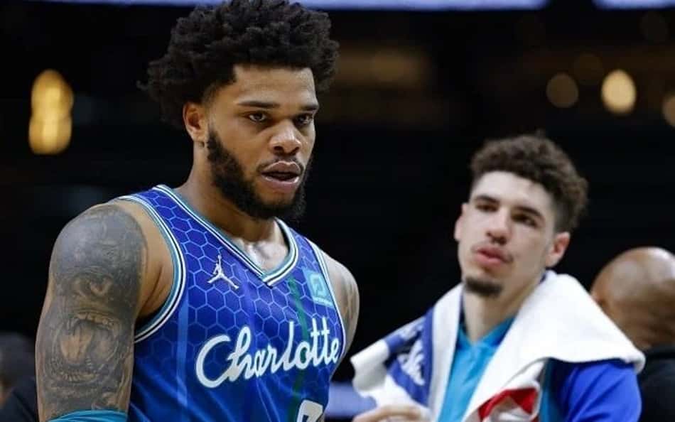 Austin Rivers chama jogadores do Hornets de "problemáticos" e causa revolta