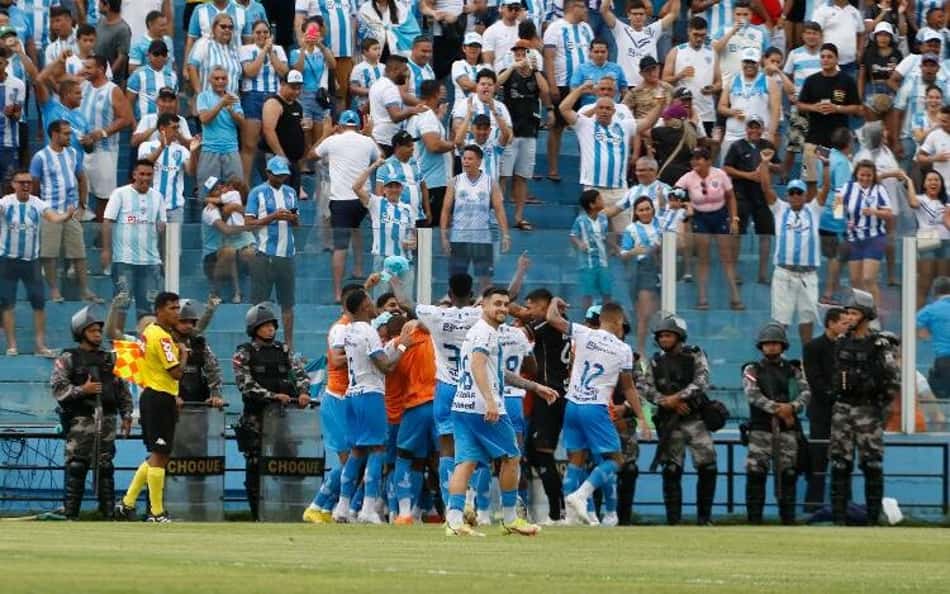 Paysandu x Botafogo-PB: onde assistir ao vivo, horário e escalações do jogo pela Série C