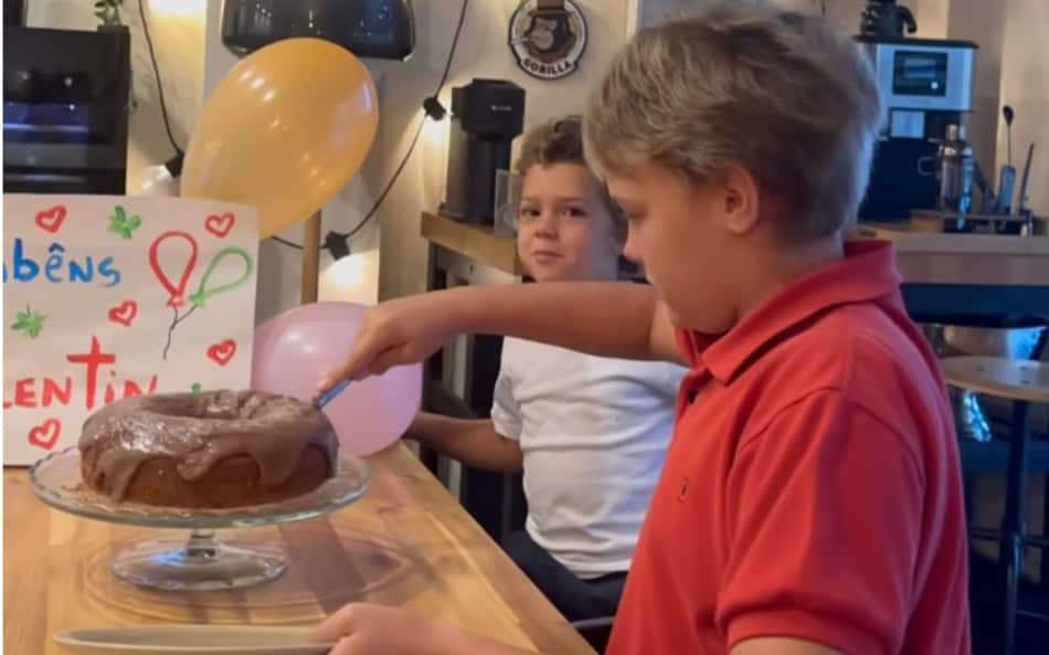 Filho de ex de Neymar surpreende jogador com gesto em festa de aniversário