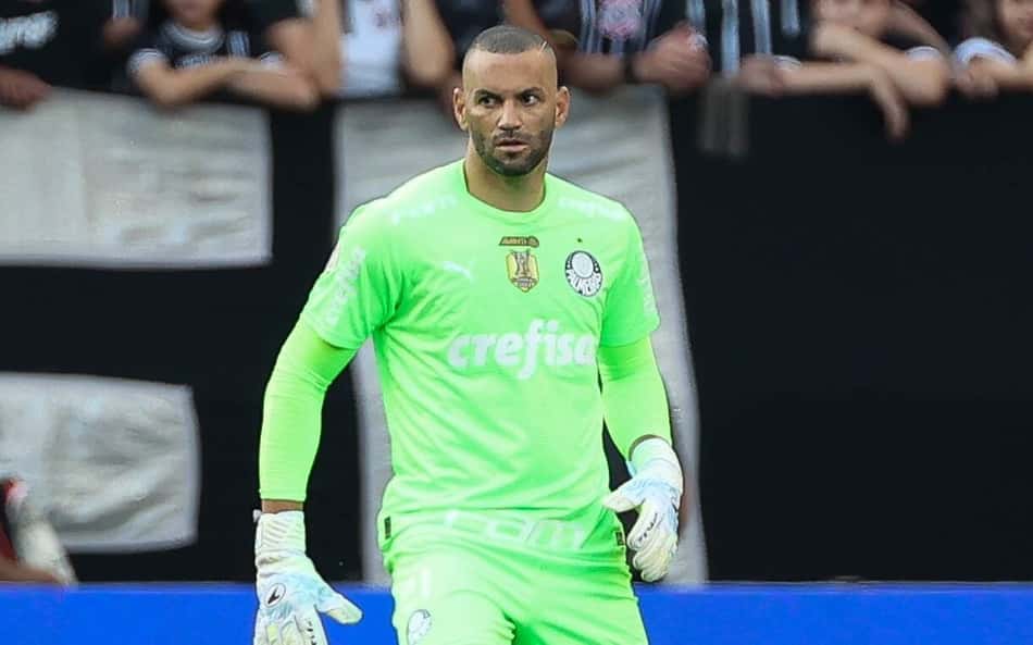 Weverton-em-Palmeiras-x-Corinthians-aspect-ratio-512-320