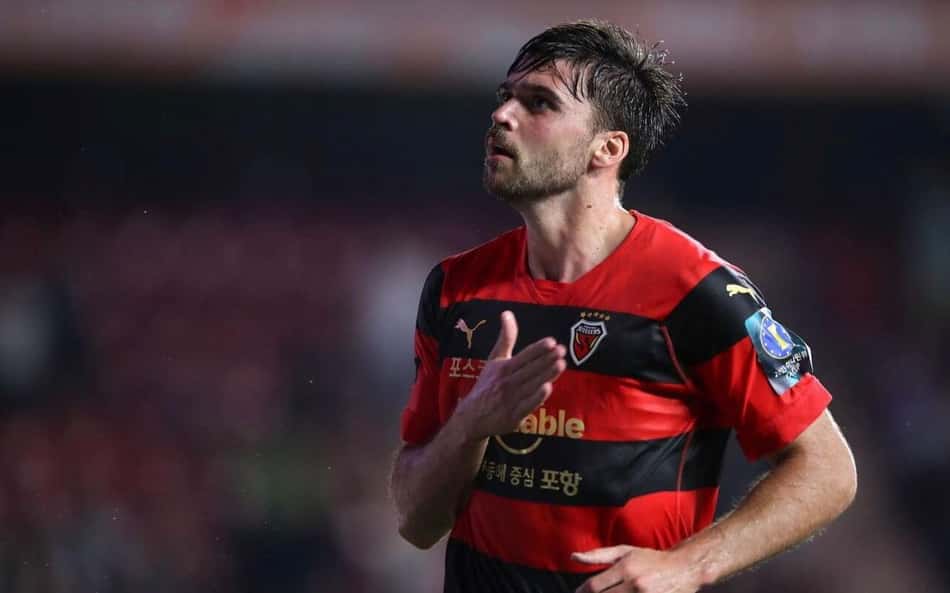 Atacante brasileiro se destaca com gols e assistências no futebol coreano