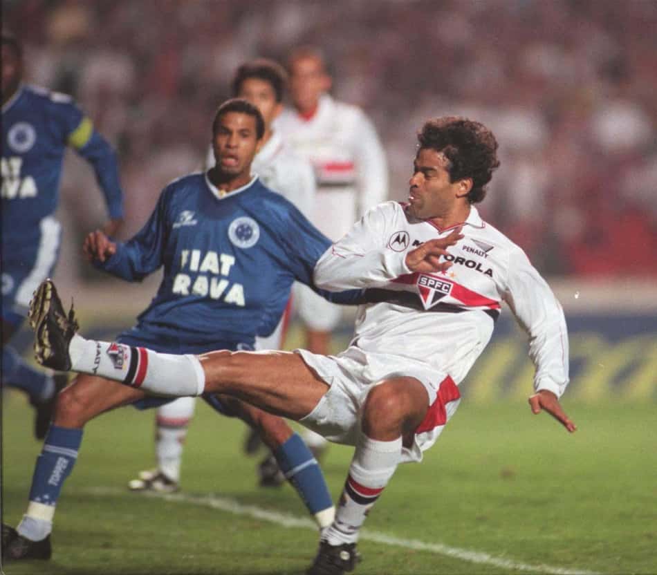 Raí, que pode ter Lucas chegando ao seu patamar, ficou com vice da Copa do Brasil pelo São Paulo