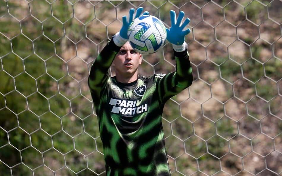 Gatito pode ser lançado como titular do Botafogo em uma partida do Brasileirão depois de um longo tempo