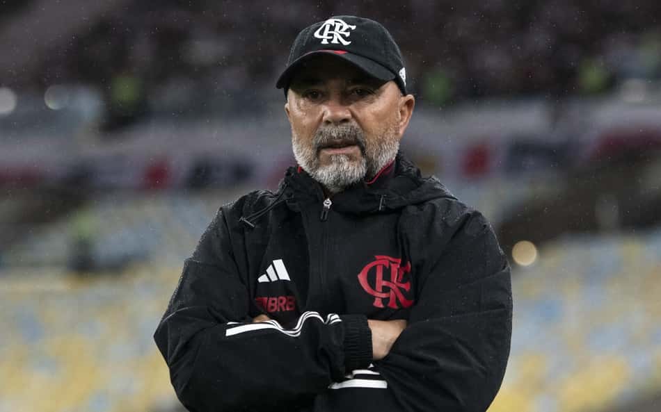 Torcida do Flamengo protesta no estádio e grita 'Fora Sampaoli'