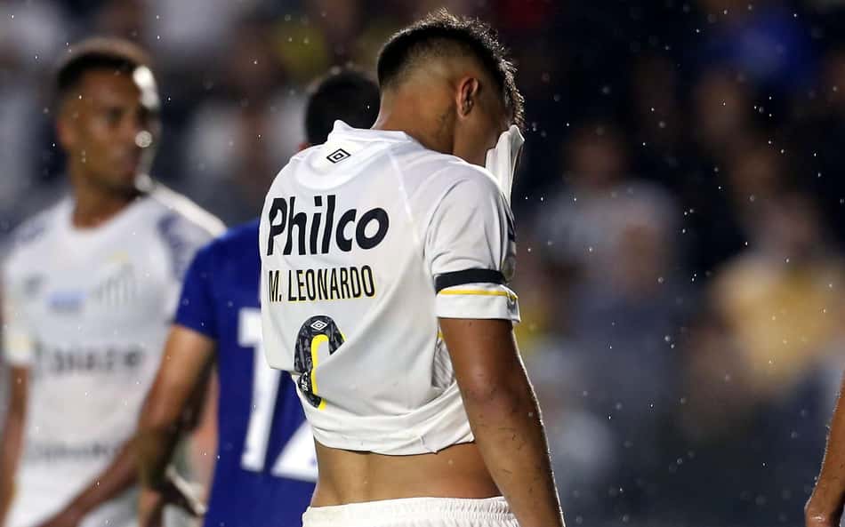 Depois de 'humilhação', jogadores do Santos ficam abatidos e não se falam no vestiário da Vila