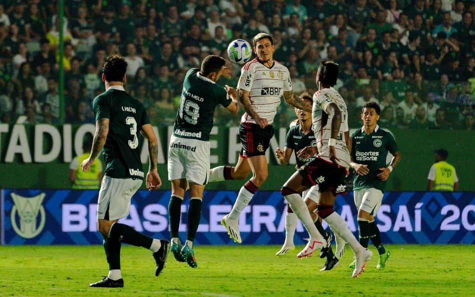 Morelli, do Goiás, lamenta empate contra o Flamengo: 'A gente fica chateado'