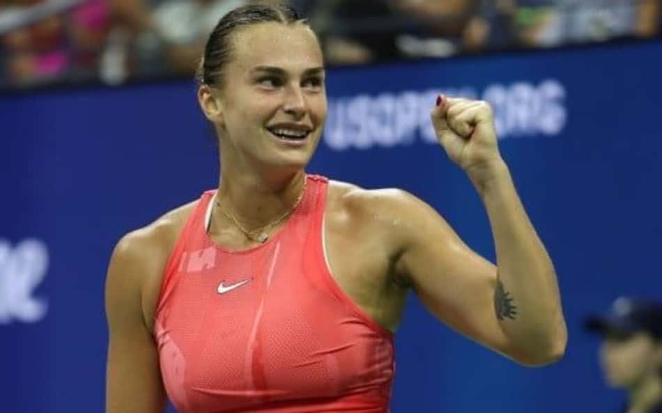 Sabalenka arrasa em sua 'estreia' como Nº 1 e faz quartas no US Open