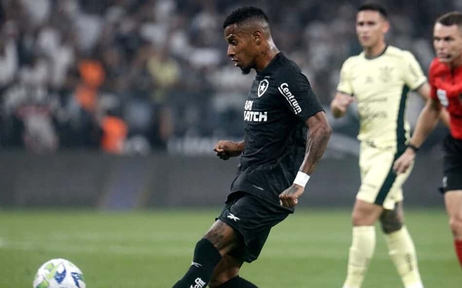 Tchê Tchê reconhece sinal de alerta para o Botafogo após derrota para o Corinthians