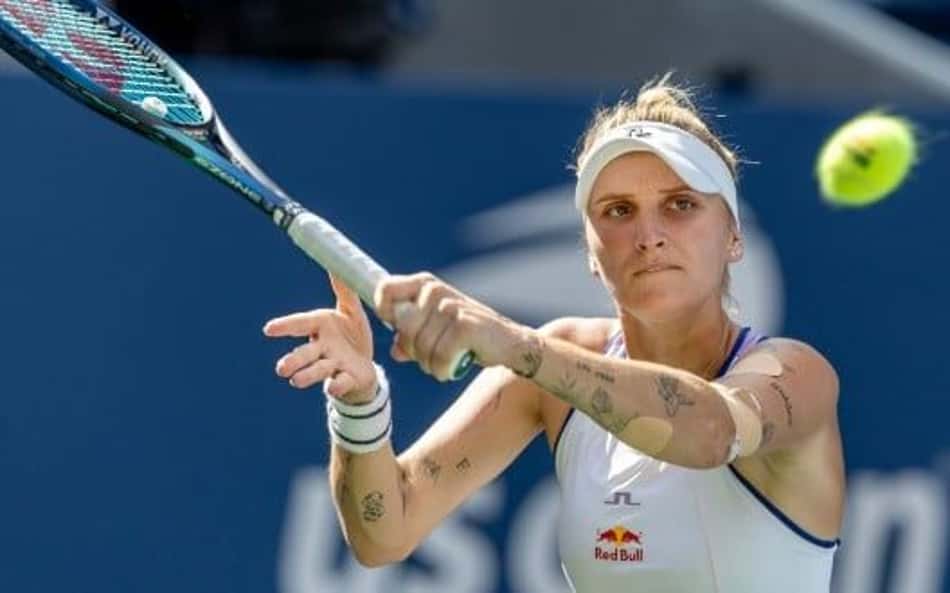 Vondrousova vira e desafia Keys nas 4ªs no US Open