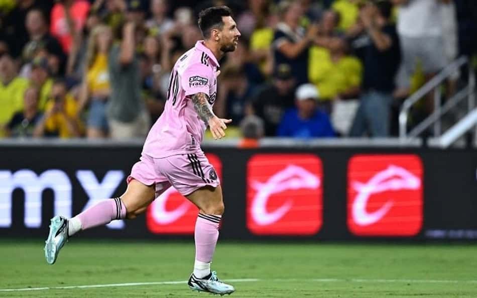 Presidente do Inter Miami fala sobre possível retorno de Messi ao Barcelona para despedida