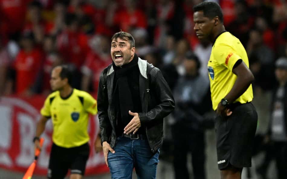 Coudet admite problema no Internacional: 'Temos dificuldade para fazer gols'