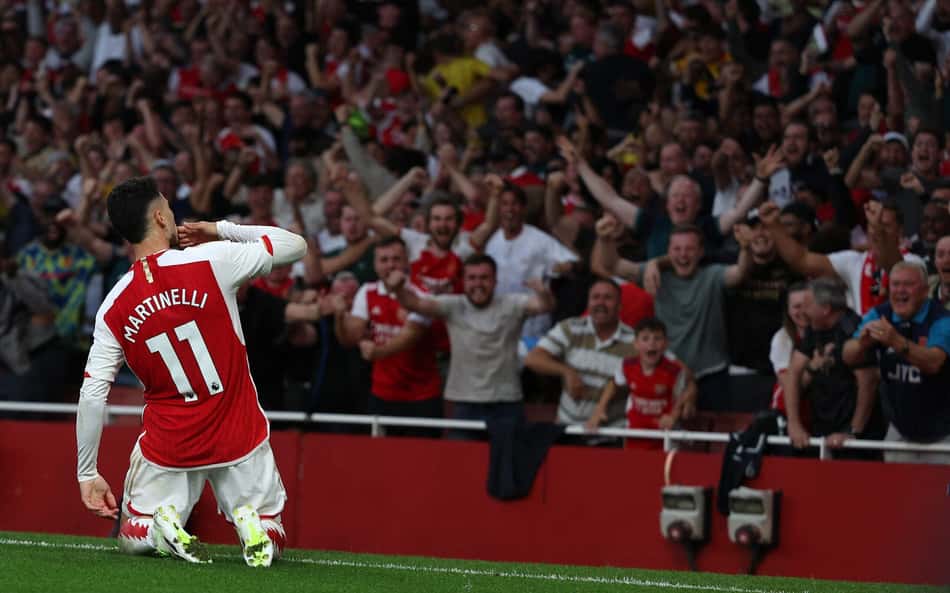 Herói do Arsenal na vitória contra o Manchester City, Gabriel Martinelli celebra retorno: 'Feliz demais'
