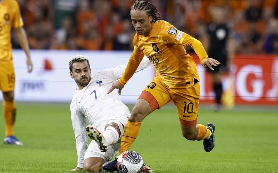 Grécia x Holanda: onde assistir ao vivo, horário e escalações do jogo pelas Eliminatórias da Eurocopa