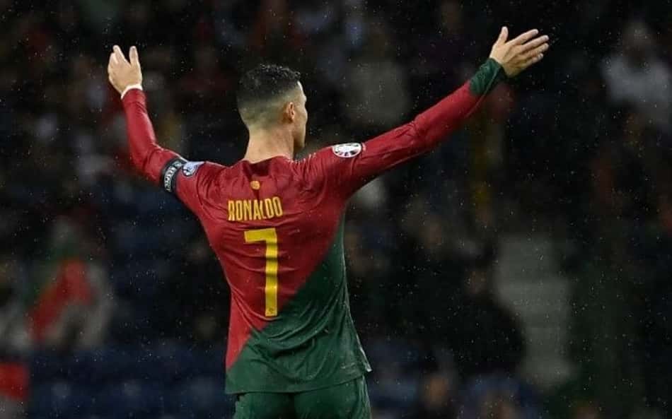 Mil gols? Cristiano Ronaldo não nega busca pela marca: 'Tudo é possível'