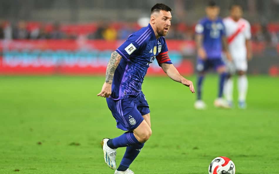 Messi elogia Argentina de Scaloni e compara seleção com Barcelona de Guardiola: 'Muito perto'