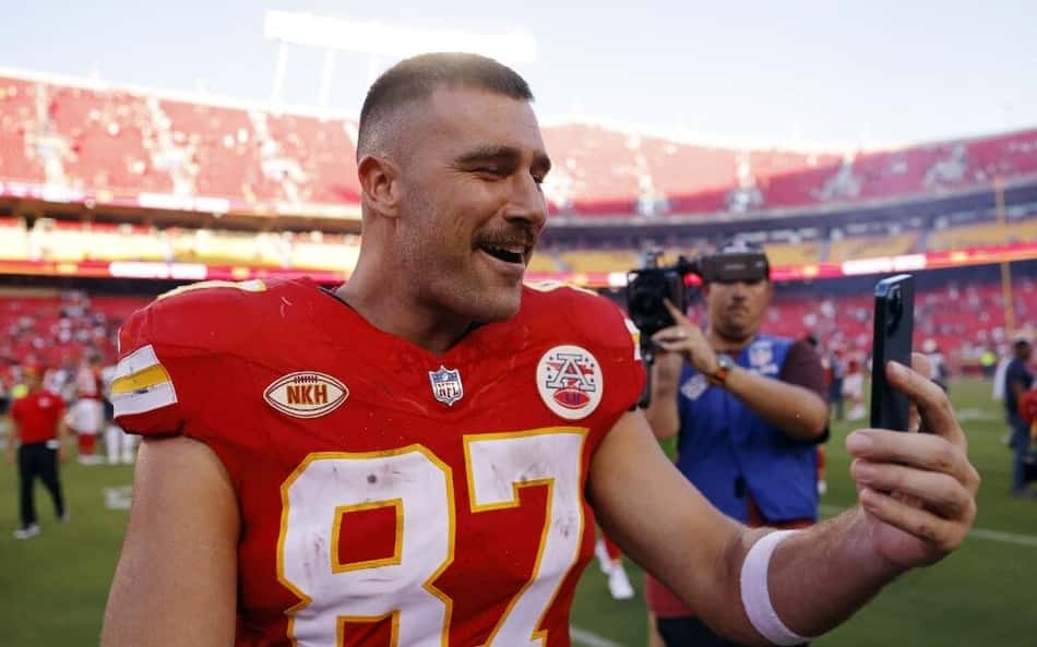 Quem é Travis Kelce, classificado no Super Bowl e affair de Taylor Swift?