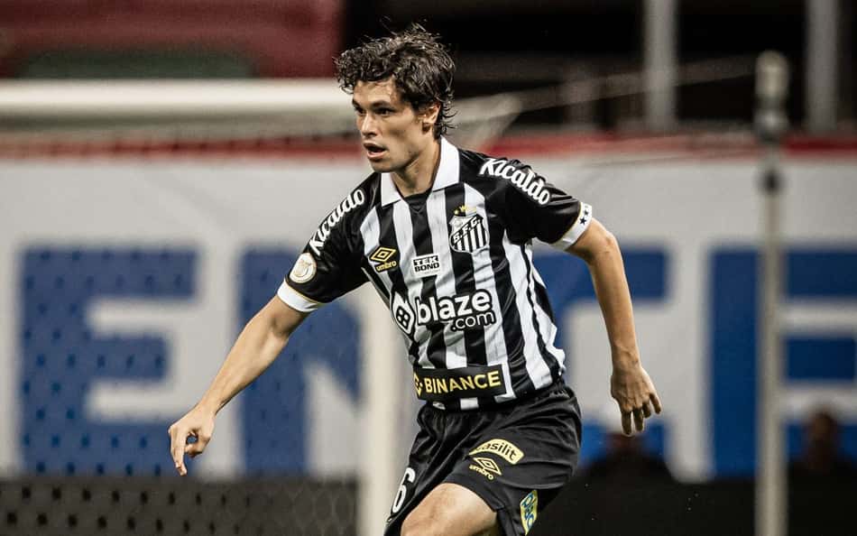 Dodô diz que derrota do Santos 'machuca', mas pede voto de confiança na equipe