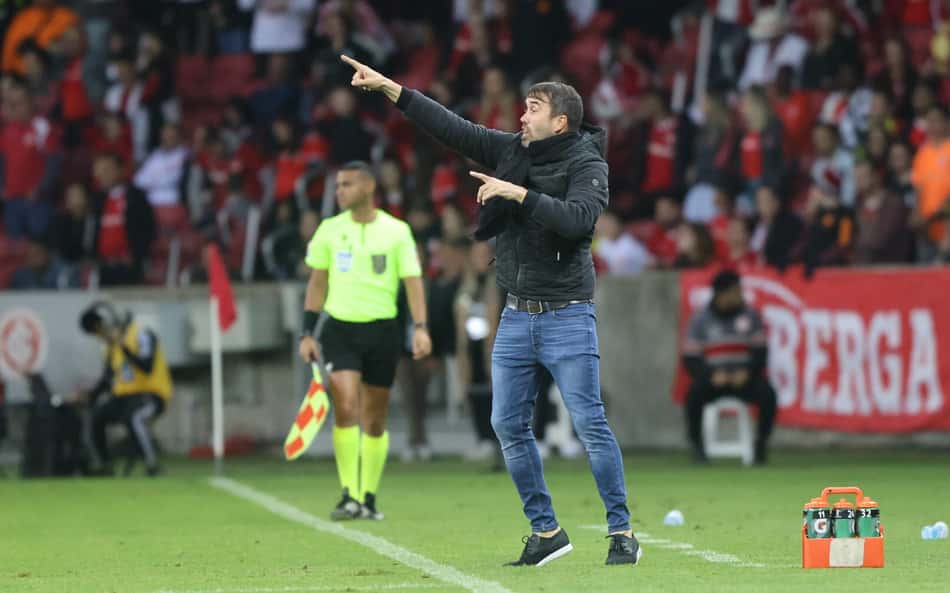 Coudet elogia equipe após goleada histórica do Internacional: 'Queríamos reverter a imagem'