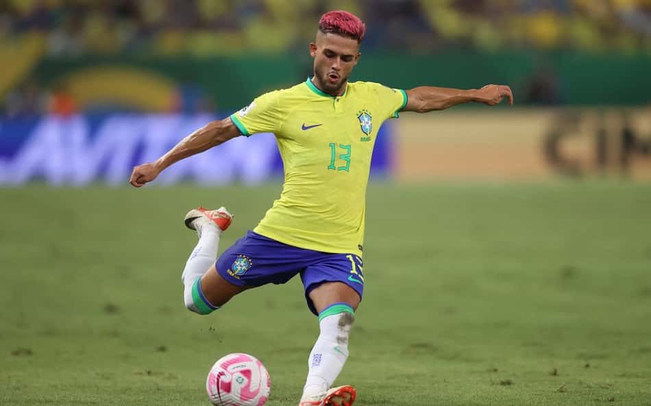 Yan Couto, da Seleção, se retrata após afirmar ter Dani Alves como ídolo: 'Errei profundamente'
