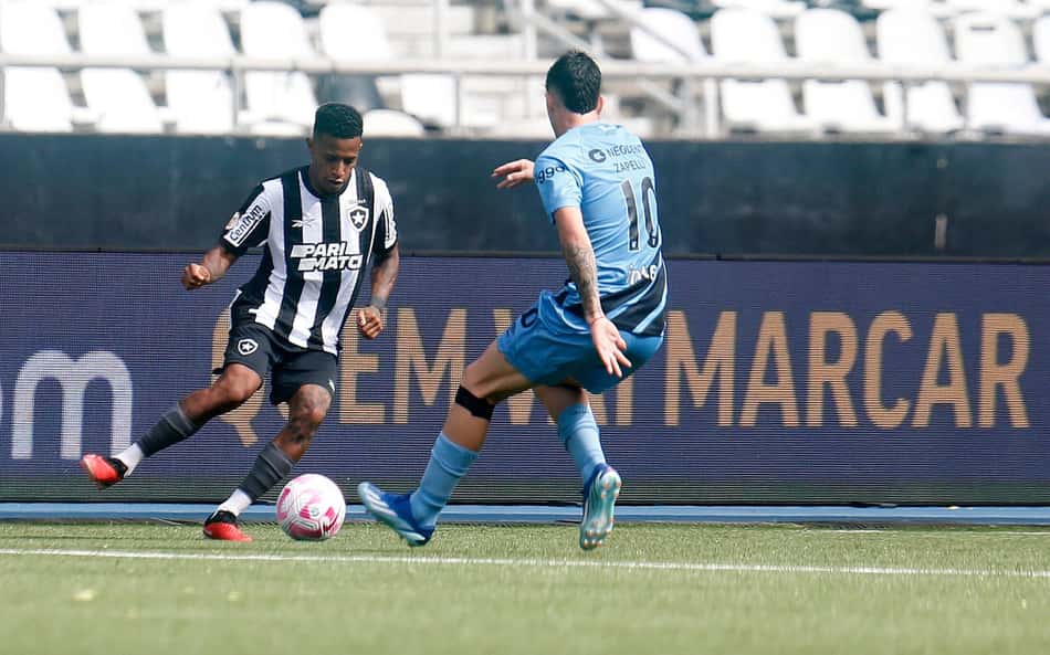 Tchê Tchê, do Botafogo, analisa partida atípica contra o Athletico-PR: 'Quando o motor começou a esquentar, acabou'