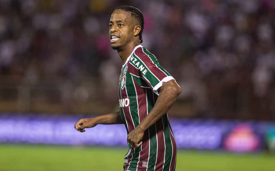 Keno comemora fim de jejum de gols pelo Fluminense e avisa: 'Quando estou de trança, esquece'
