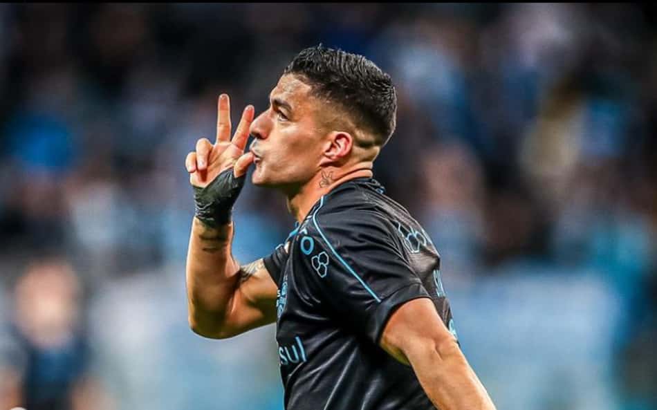 Grêmio: Suaréz volta aos treinamentos e ataque pode ter mudanças para jogo contra o Athletico-PR