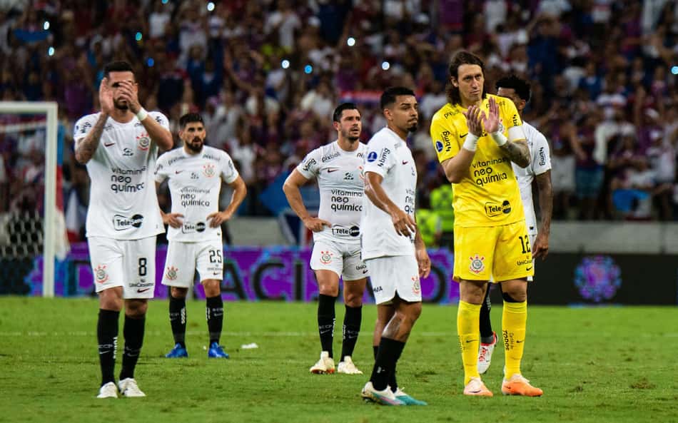 Cássio pede desculpas à torcida do Corinthians após eliminação na Sul-Americana