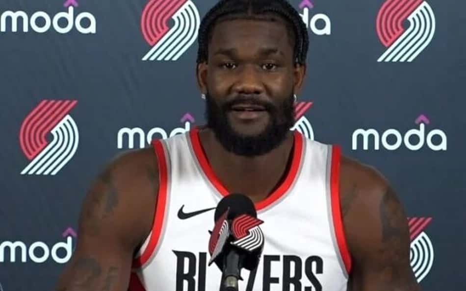 Deandre Ayton se apresenta ao Blazers: "meu nome é DominAyton"