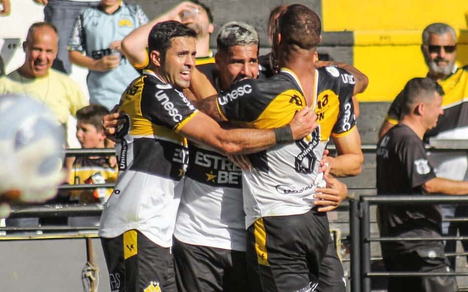 Criciúma x Vitória: onde assistir ao vivo, horário e escalações do jogo pela Série B