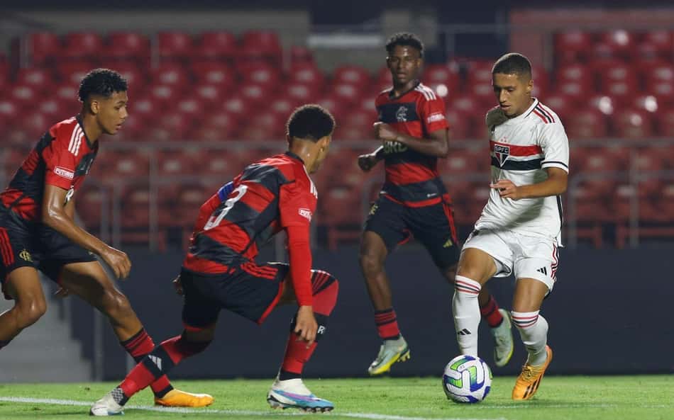 São Paulo empata com o Flamengo e está na decisão do Brasileirão Sub-17