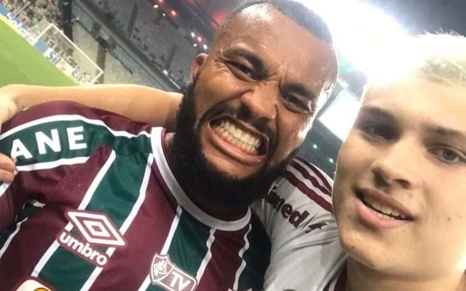 #LancecomFlu: Abraço do 'anjo' transforma Samuel Xavier, e lateral vira talismã do Fluminense na Libertadores