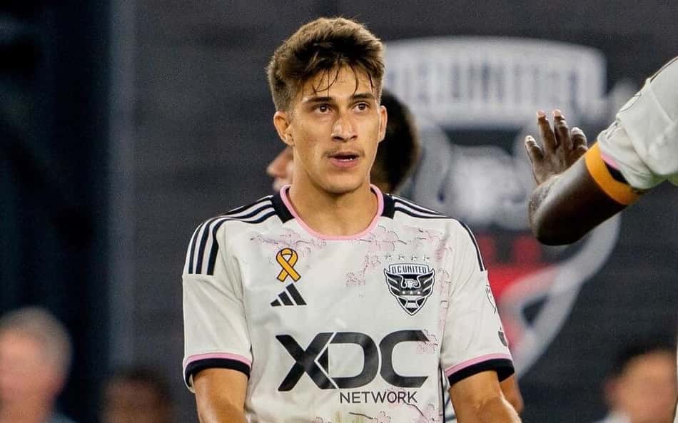 Gabriel Pirani 'lamenta' falta de oportunidades no Santos, mas celebra fase de Marcelo Fernandes no clube