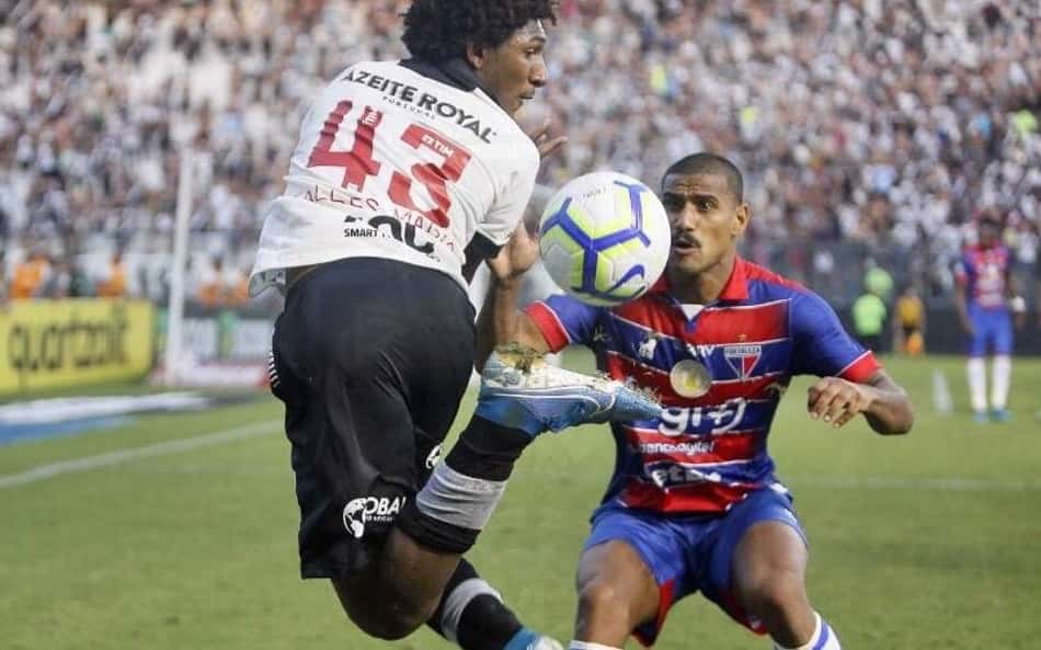 Lambreta, expulsão e gol do agora rival: relembre a última vitória do Vasco sobre o Fortaleza