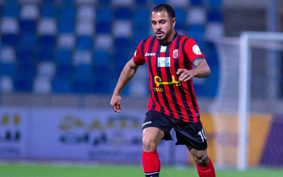 Meia brasileiro faz balanço positivo de seus quatro anos no futebol da Arábia Saudita