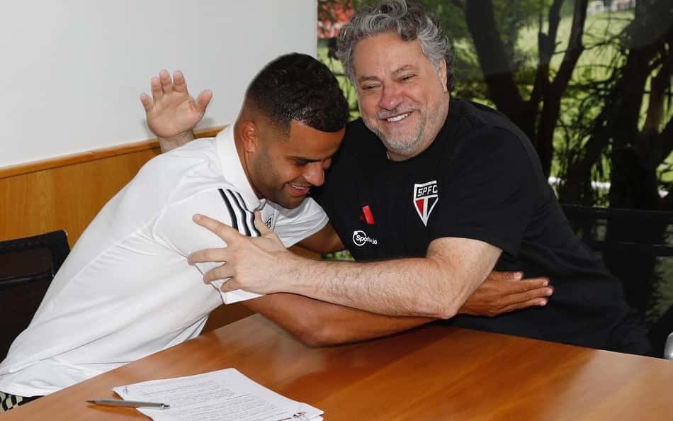 São Paulo se antecipa e anuncia renovação de contrato com Alisson
