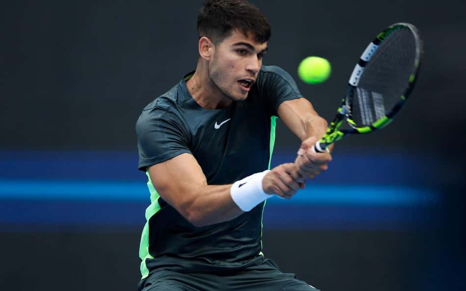 Em partida perfeita, Alcaraz vai às 4ªs em Pequim e vence a 60ª do ano