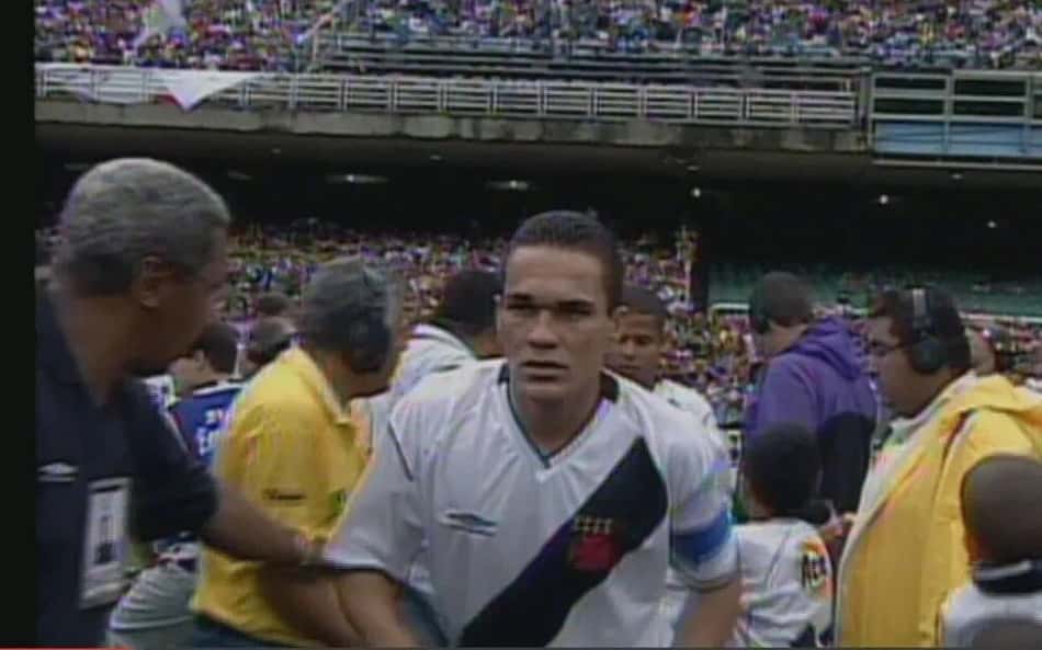 Ex-capitão do Vasco é condenado por tráfico internacional de drogas