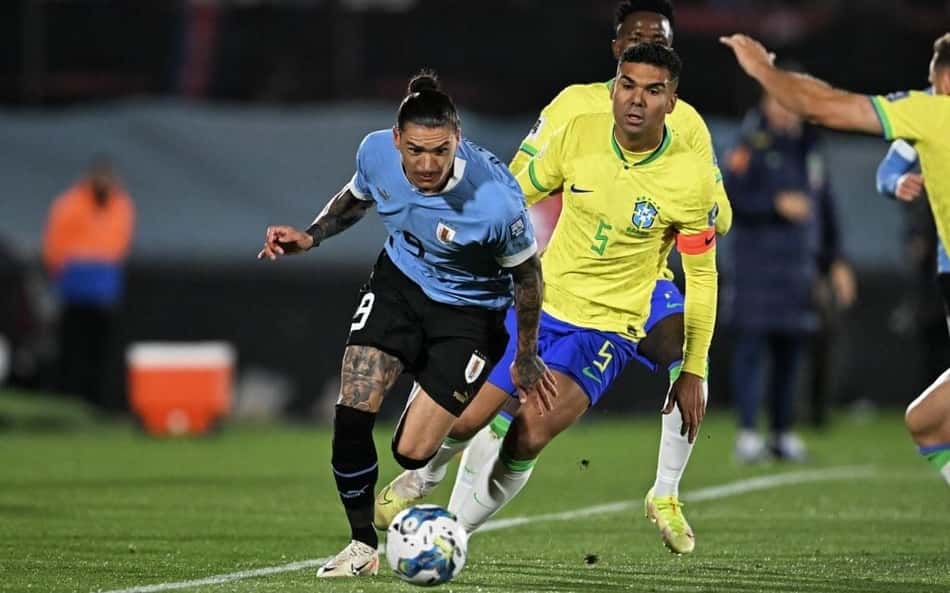 Casemiro lamenta lesão de Neymar e analisa derrota da Seleção: 'Momento não é bom'