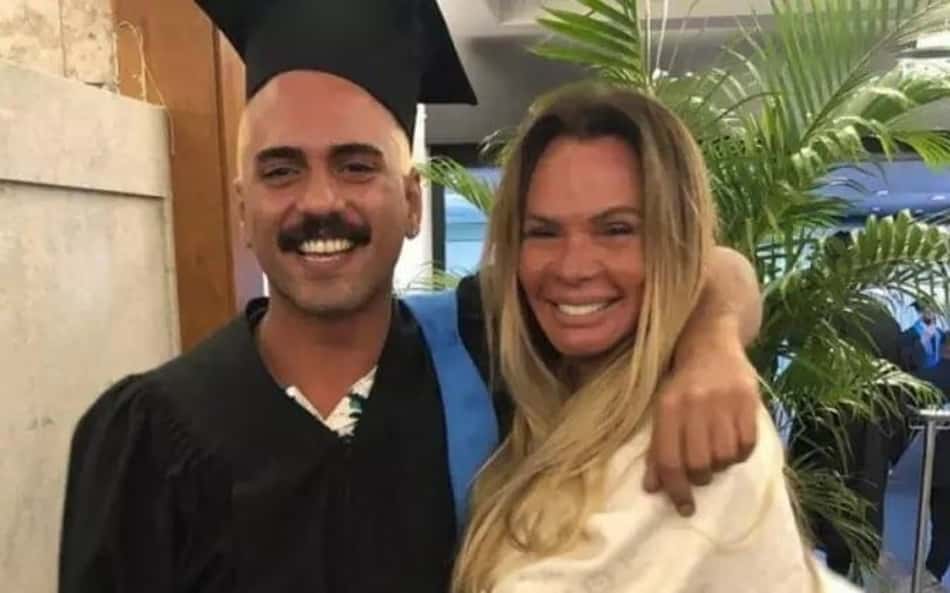 Mãe de filho de Edmundo posta pedido de ajuda nas redes: 'Não tenho onde morar'