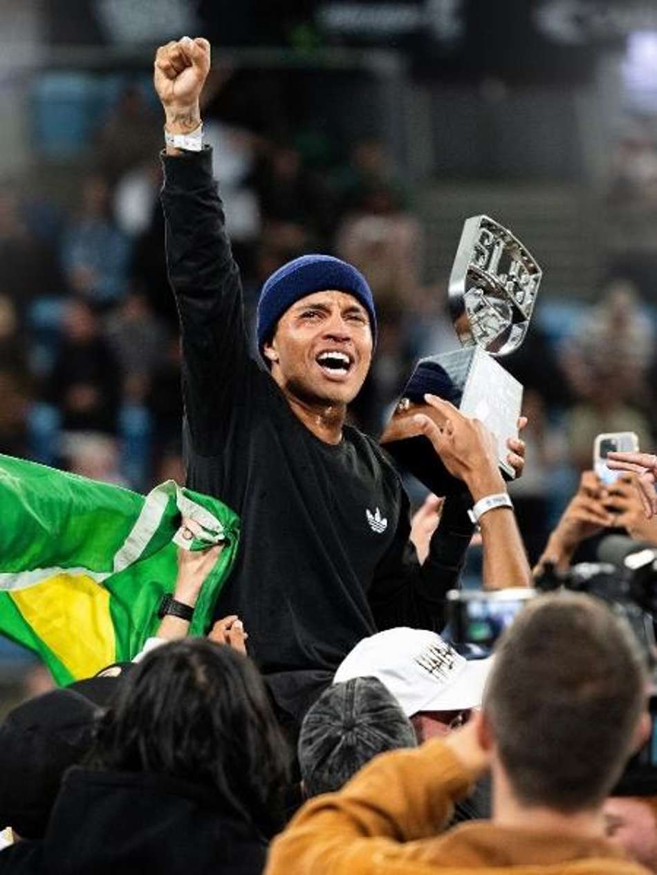 felipe-gustavo-campeao-da-sls-em-sydney-na-australia-1696677612305_v2_450x600